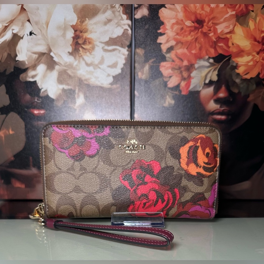 Coach Womens Long Zip Around Wallet In Signature Canvas With Wrist Strap. - NWOT